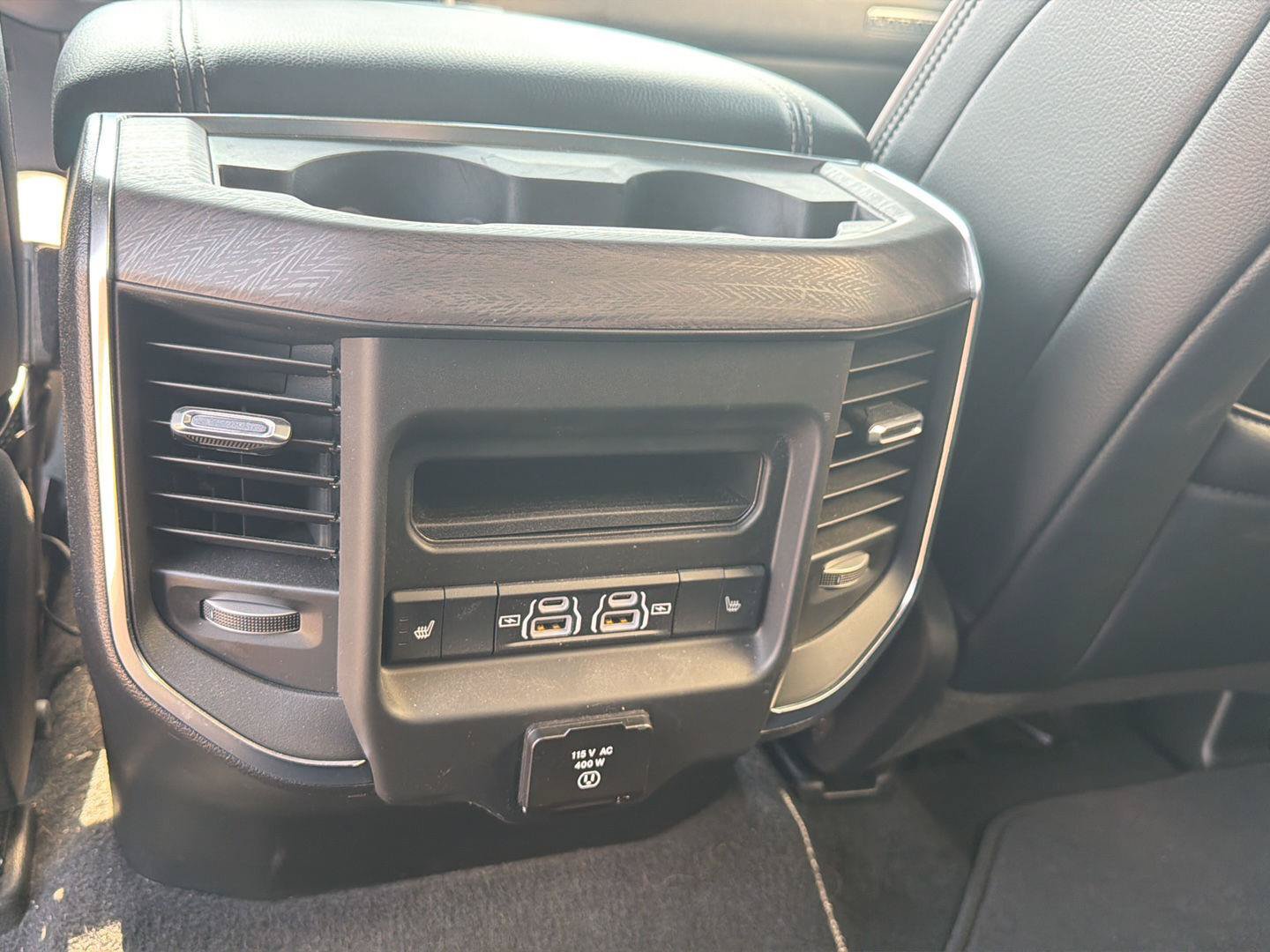 Used 2025 RAM 1500 Laramie AWD/4WD image 27