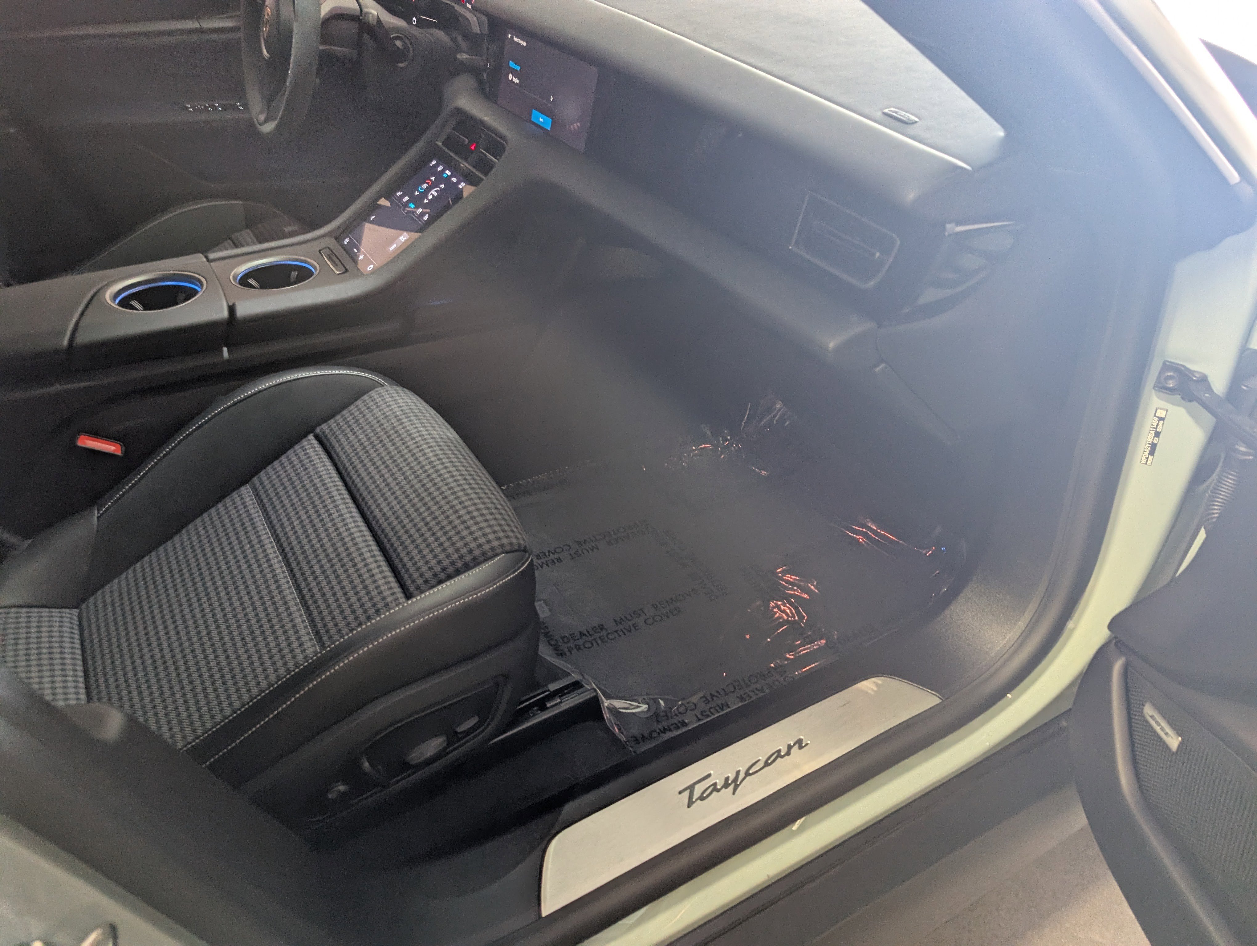 Certified 2025 Porsche Taycan image 19