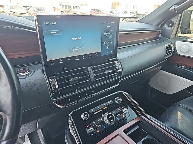 Used 2022 Lincoln Navigator Reserve image 24