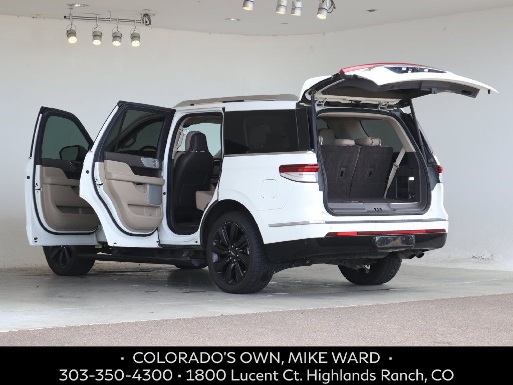 Used 2022 Lincoln Navigator Reserve AWD/4WD image 4