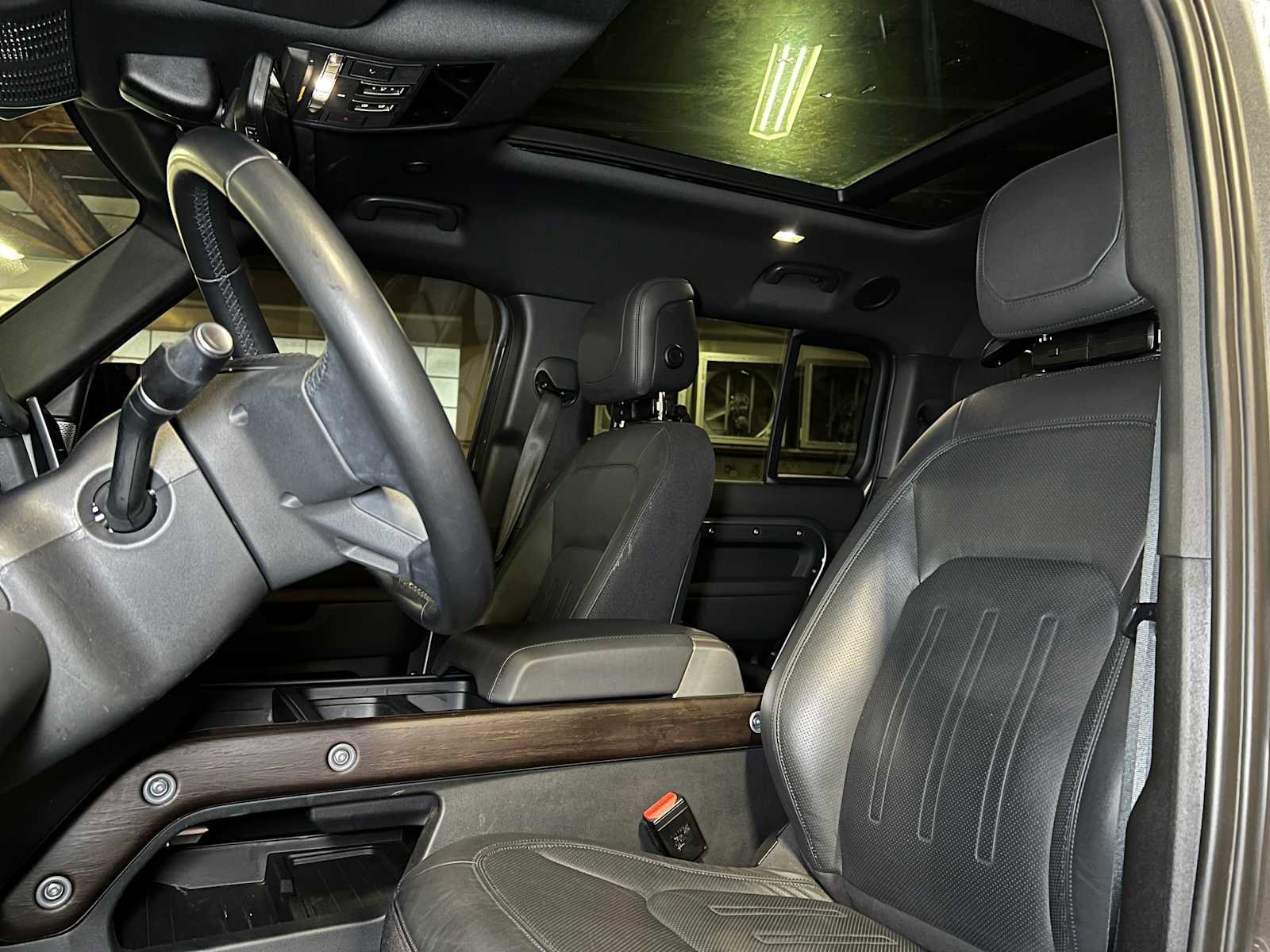 Used 2024 Land Rover Defender 130 X image 24