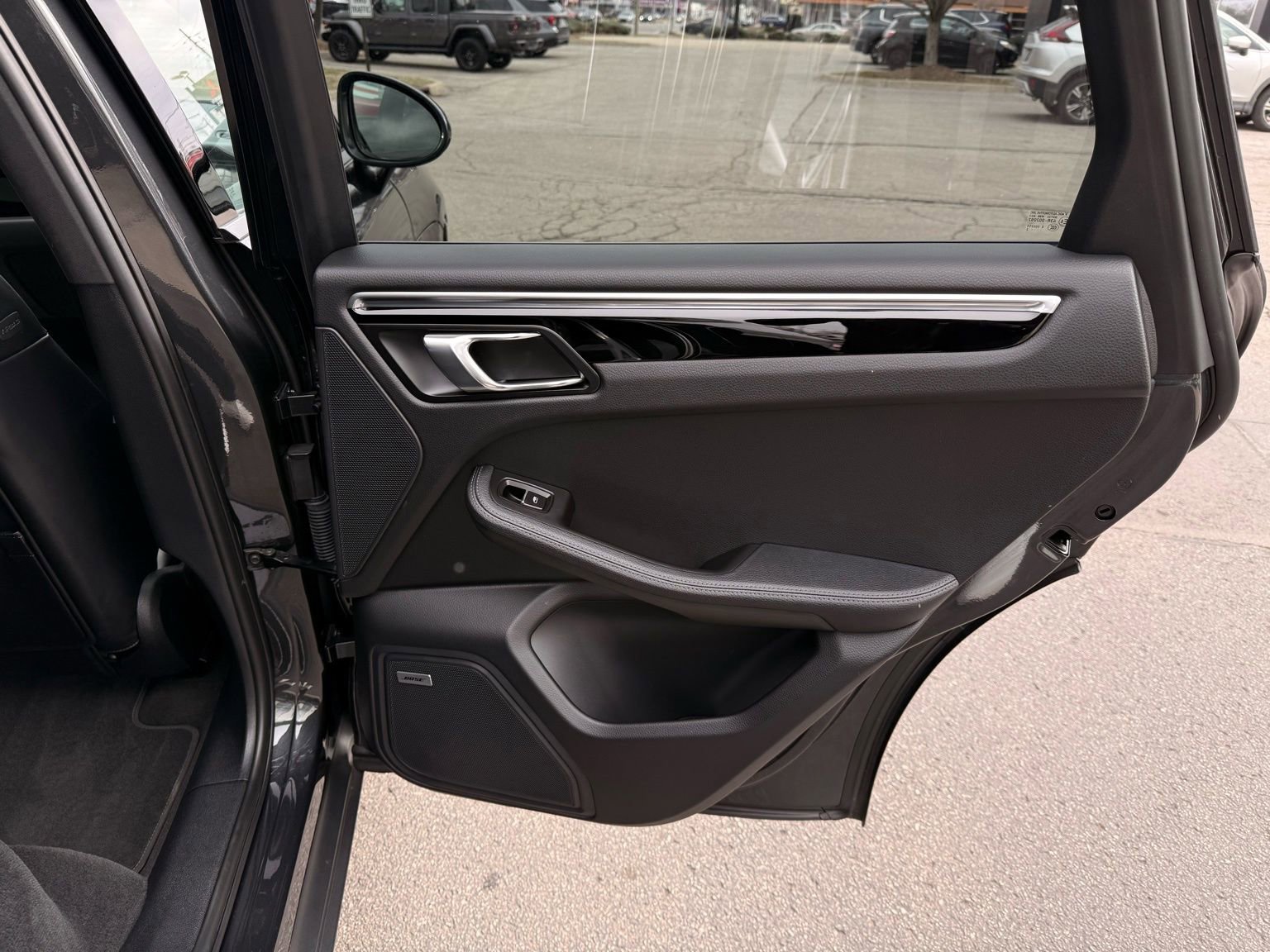 Used 2022 Porsche Macan image 28