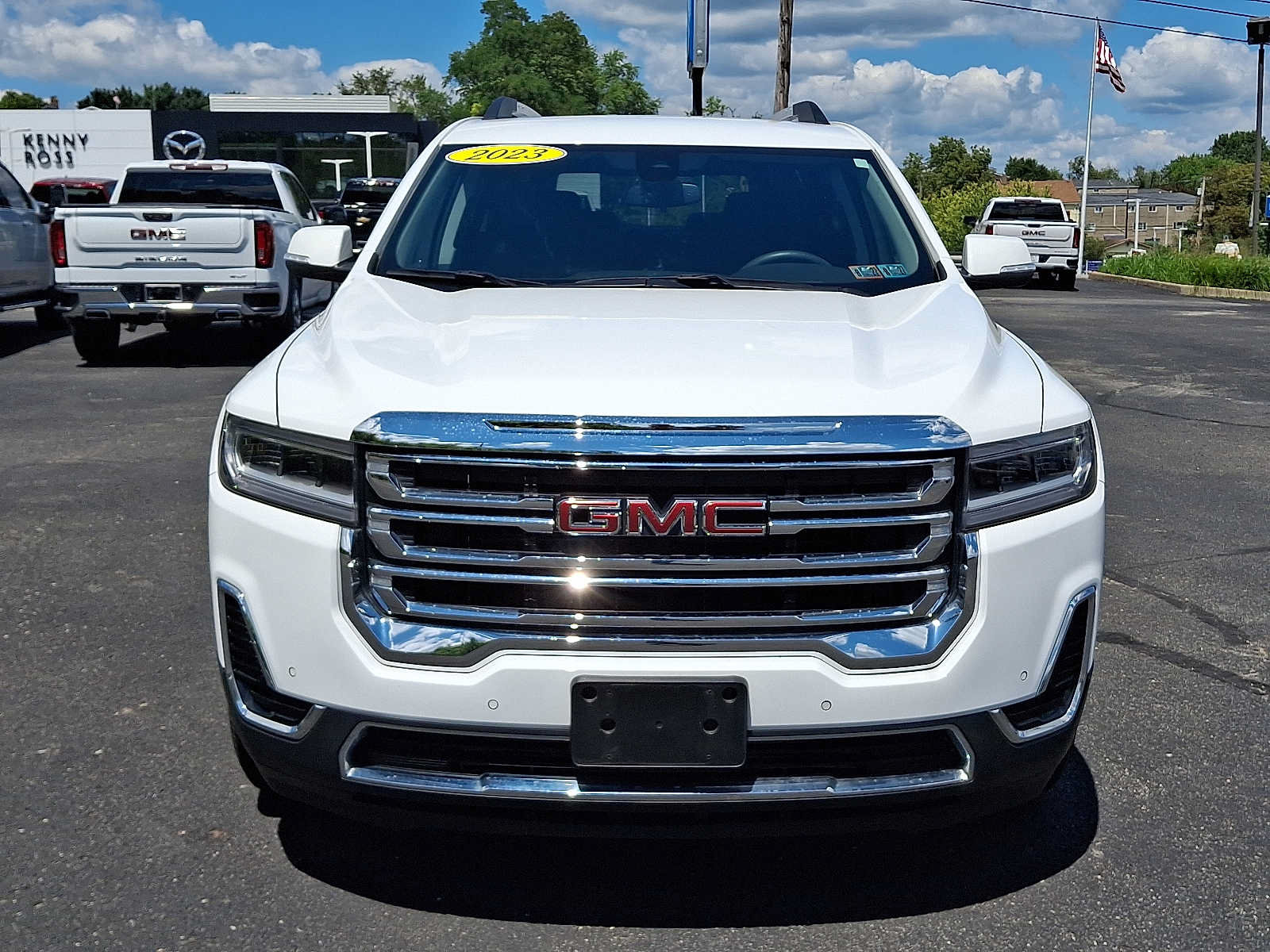Used 2023 GMC Acadia SLE w/ Driver Convenience Package AWD/4WD image 3