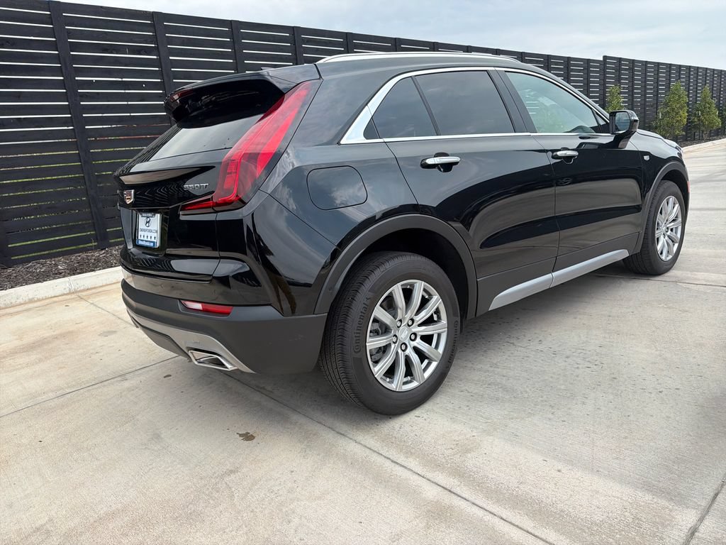 Used 2023 Cadillac XT4 Premium Luxury w/ Technology Package FWD image 5