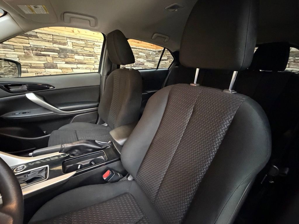 Used 2022 Mitsubishi Eclipse Cross ES image 12