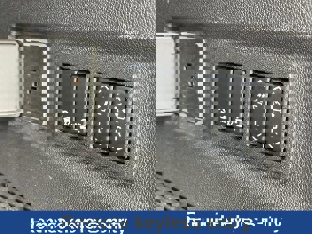 Used 2021 Chevrolet Tahoe High Country w/ Premium Package image 32