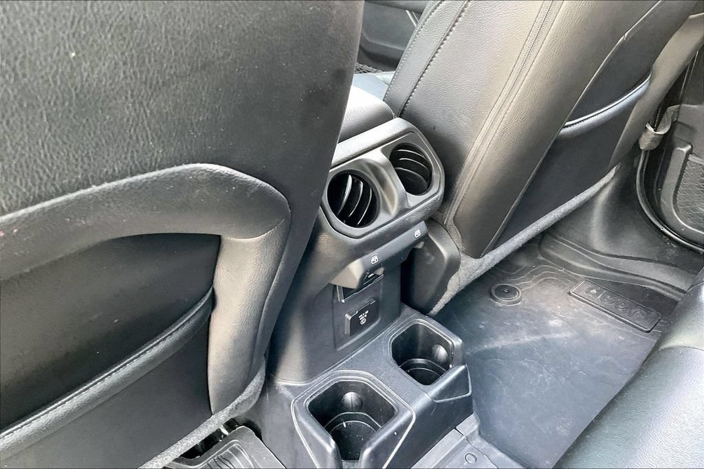 Used 2020 Jeep Gladiator Overland w/ Popular Equipment Package AWD/4WD image 11