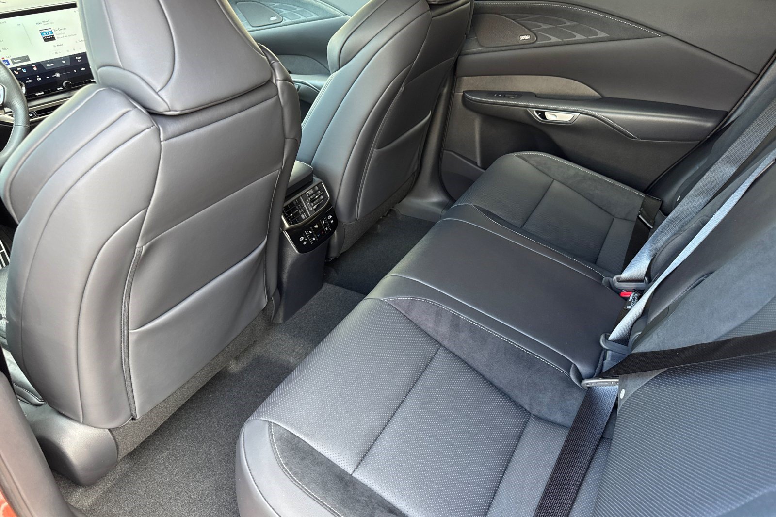 Certified 2023 Lexus RX 500h F Sport w/ Cold Area Package AWD/4WD image 29