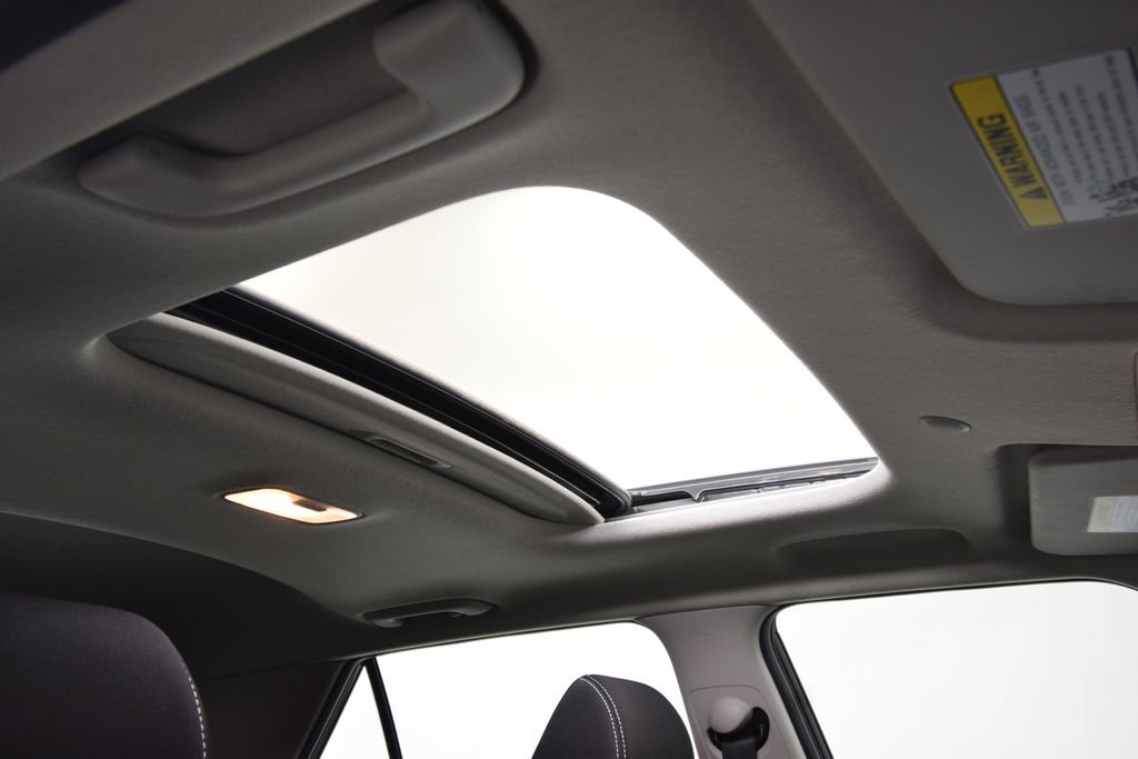 Used 2025 Hyundai Venue SEL image 20