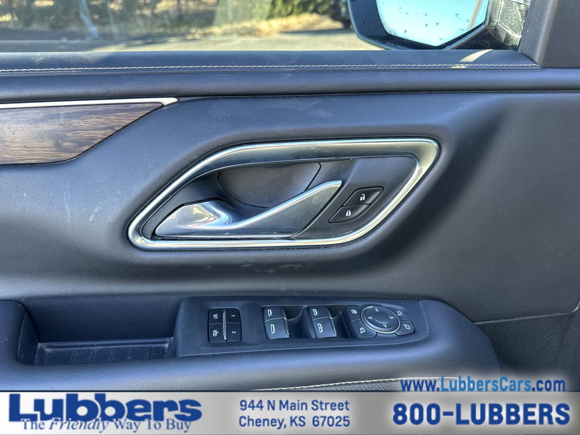 Used 2022 Chevrolet Suburban Premier image 13