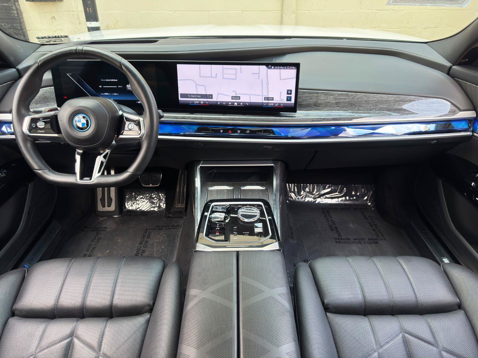 Used 2024 BMW i7 xDrive60 w/ Premium Package AWD/4WD image 11
