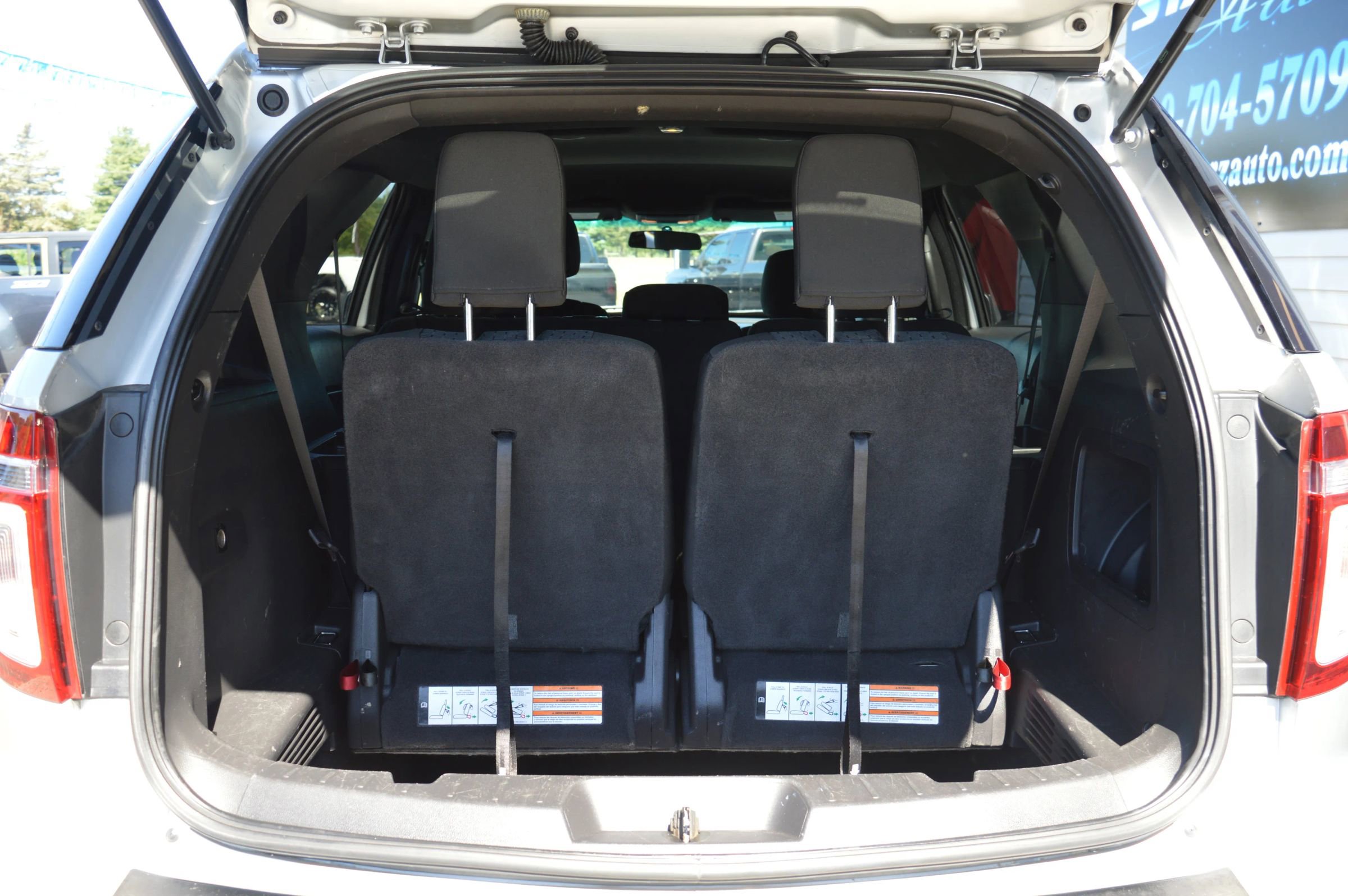 Used 2014 Ford Explorer XLT image 9