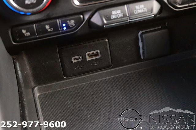 Used 2023 Chevrolet Suburban Premier image 23