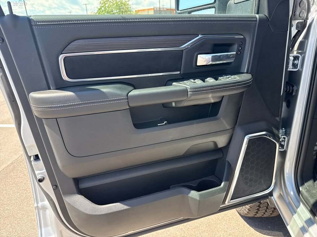 New 2026 RAM 2500 Laramie w/ Night Edition AWD/4WD image 11