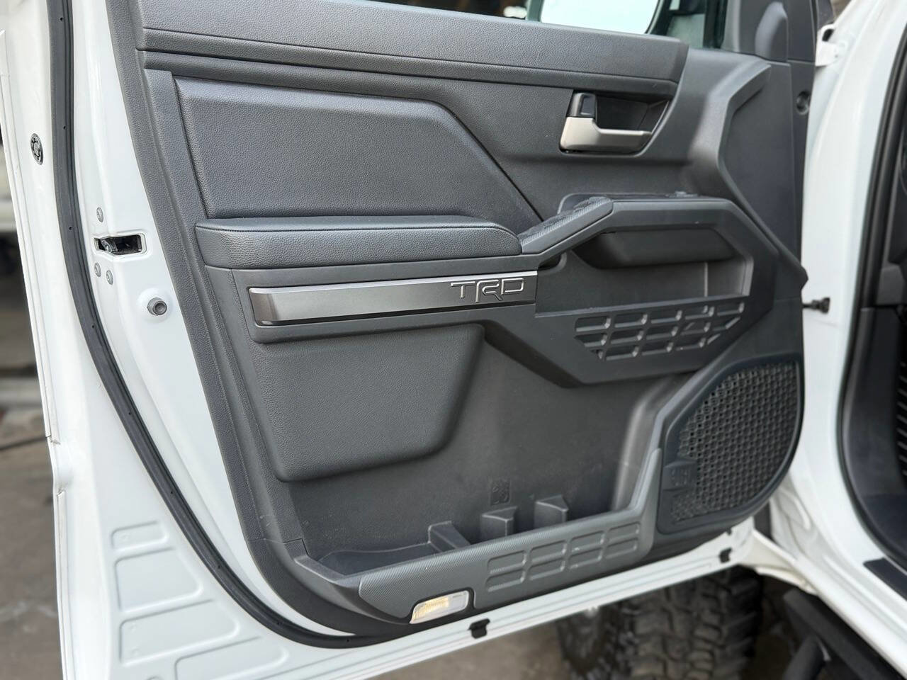 Used 2024 Toyota Tacoma TRD Off-Road w/ TRD Off Road Upgrade Package image 5