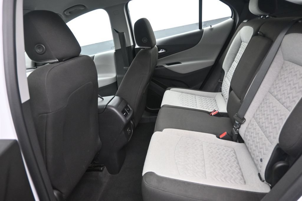 Used 2023 Chevrolet Equinox LS w/ Driver Confidence II Package AWD/4WD image 14