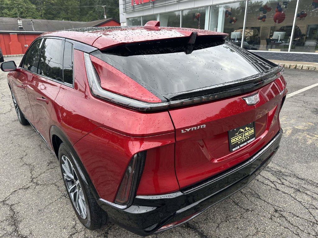Used 2024 Cadillac Lyriq Sport RWD image 10