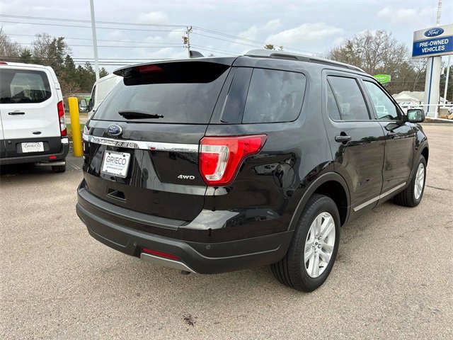 Used 2019 Ford Explorer XLT image 3