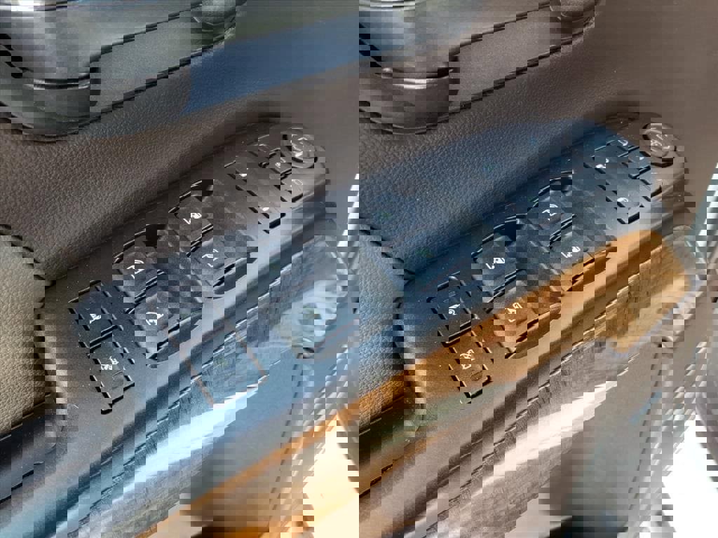 Used 2017 GMC Sierra 3500 SLT w/ Duramax Plus Package image 13