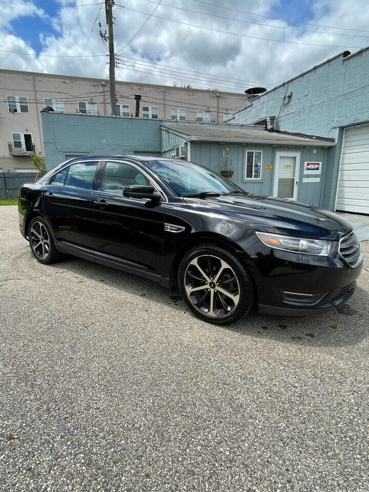 Used 2016 Ford Taurus SEL w/ Equipment Group 201A image 4