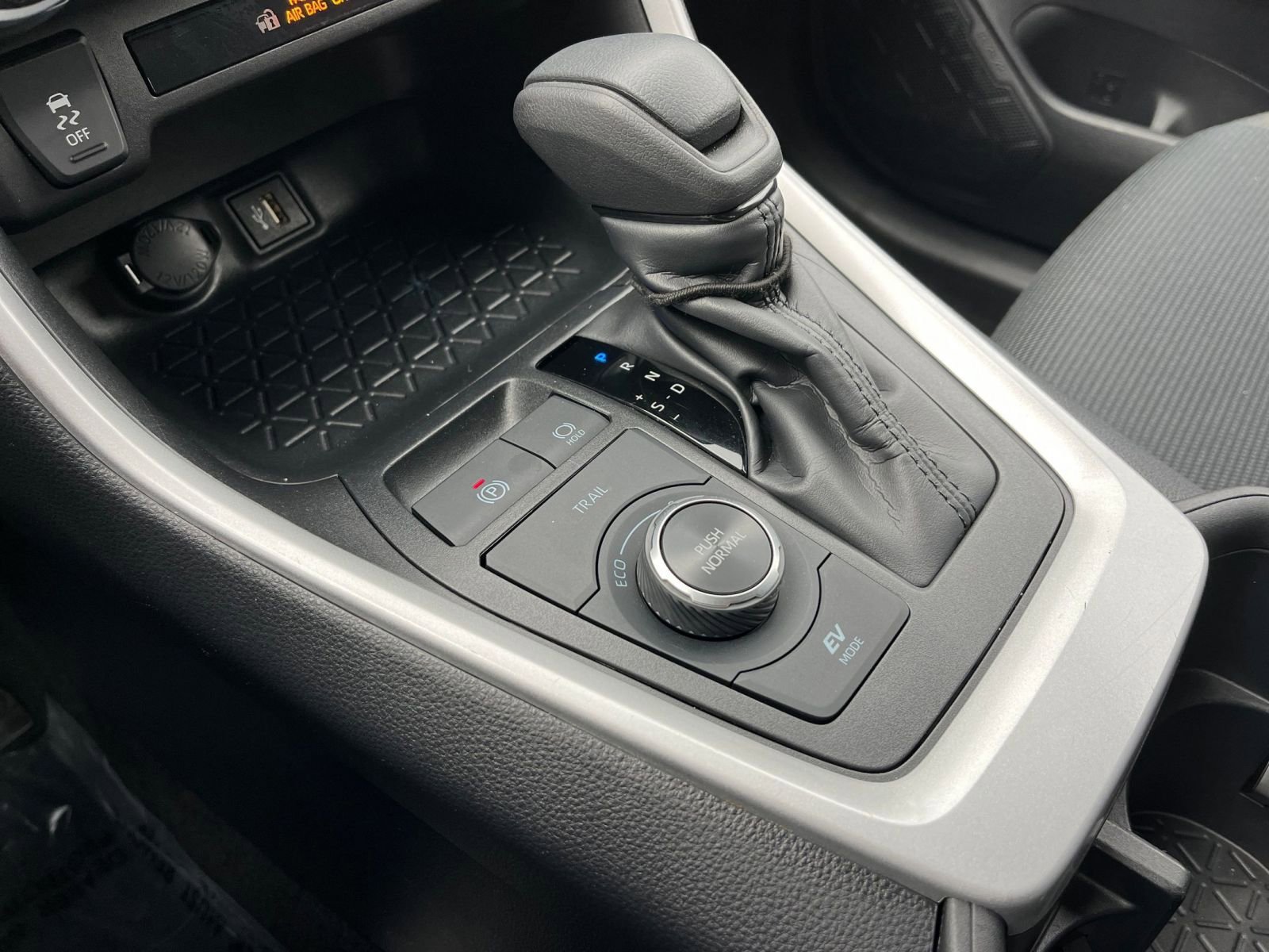 Used 2025 Toyota RAV4 LE image 40