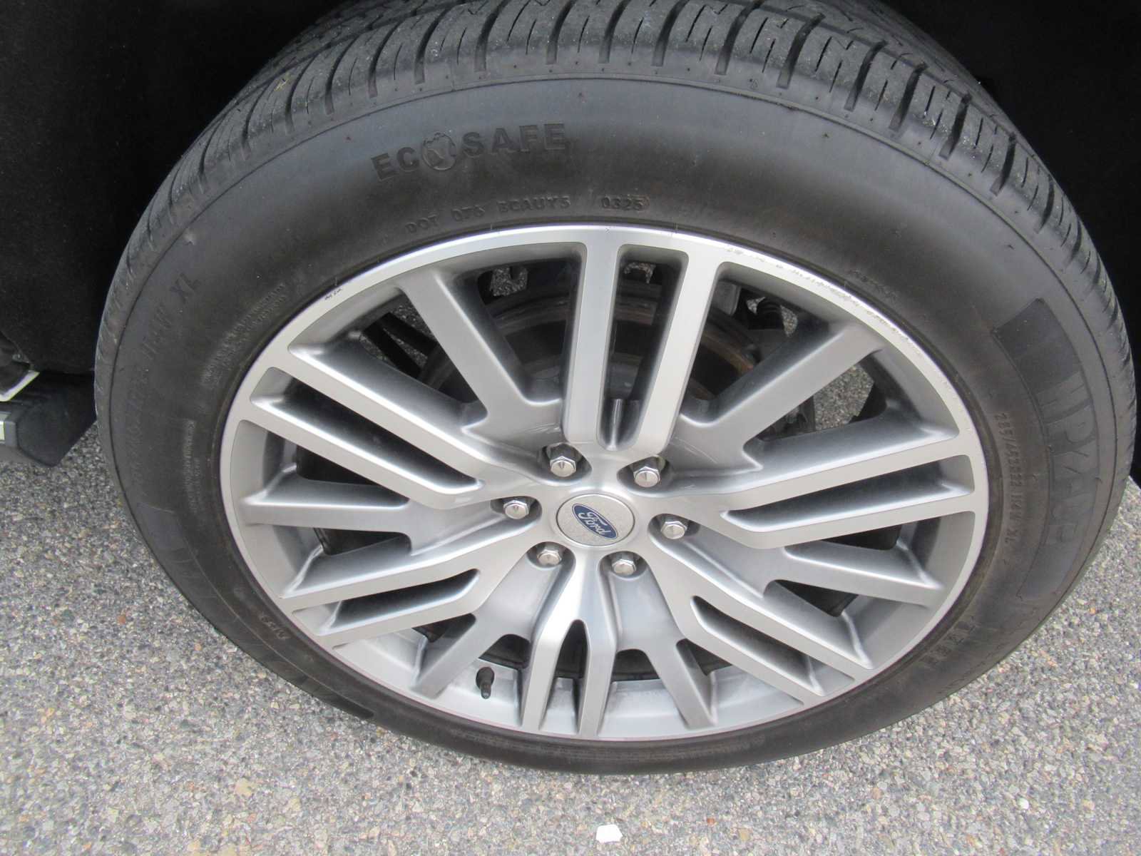 Used 2022 Ford Expedition Max Limited image 10