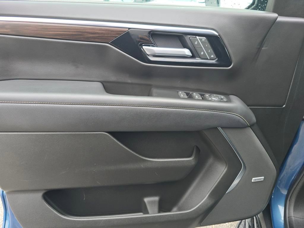 Used 2025 Chevrolet Tahoe Premier image 10