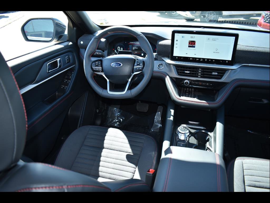 New 2025 Ford Explorer ST-Line w/ Premium Package image 4