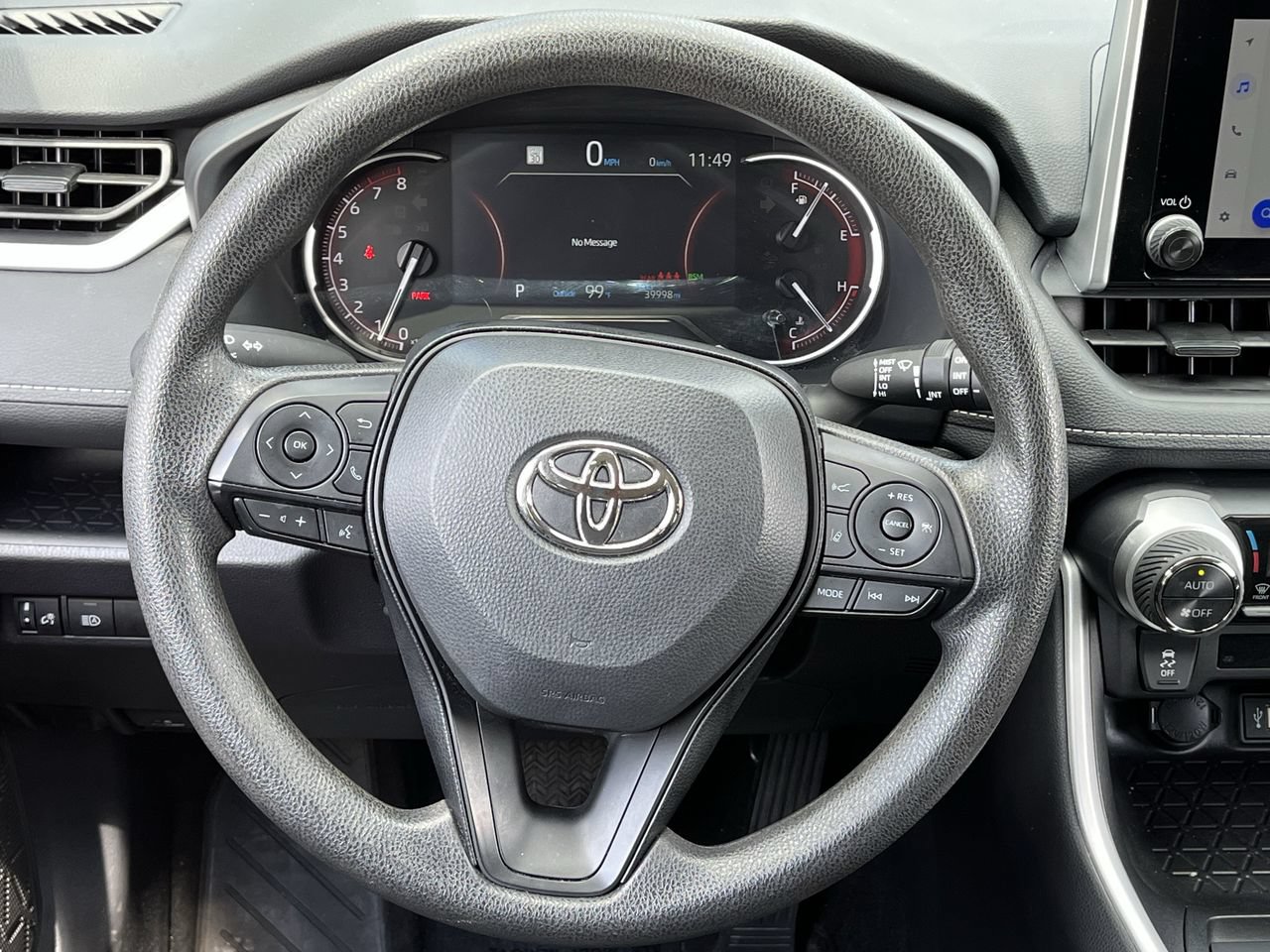 Used 2025 Toyota RAV4 XLE FWD image 11