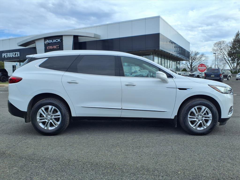 Used 2019 Buick Enclave Essence image 2