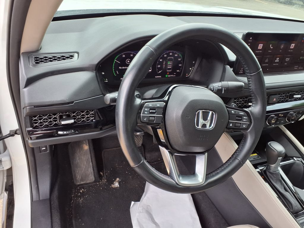 Used 2023 Honda Accord Touring image 17