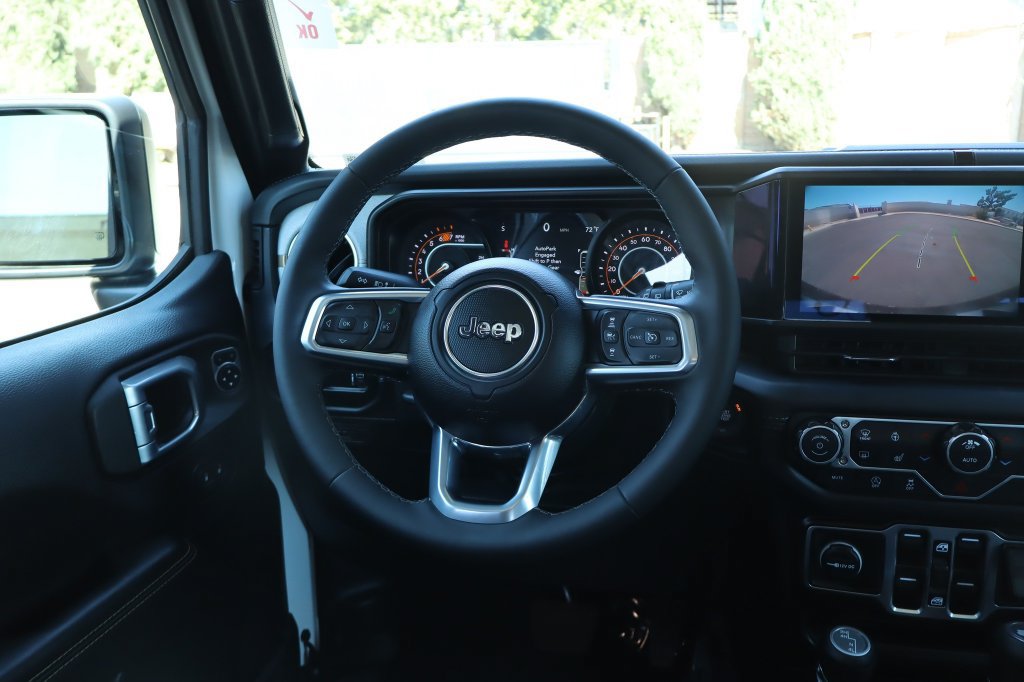Certified 2026 Jeep Wrangler Unlimited Sahara AWD/4WD image 27