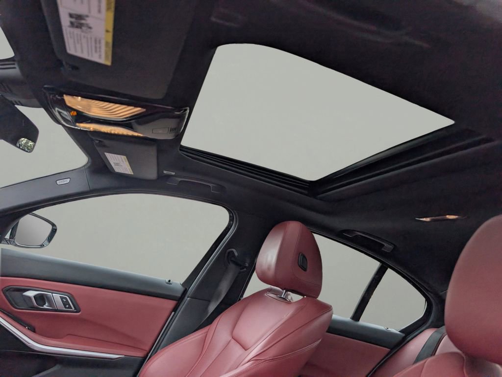 Used 2022 BMW 330i Sedan w/ Driving Assistance Package image 17