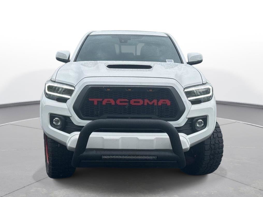 Used 2021 Toyota Tacoma TRD Sport w/ TRD Premium Sport Package AWD/4WD image 3