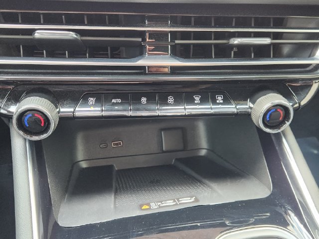 Used 2026 Chevrolet Traverse High Country w/ LPO, Floor Liner Package FWD image 22