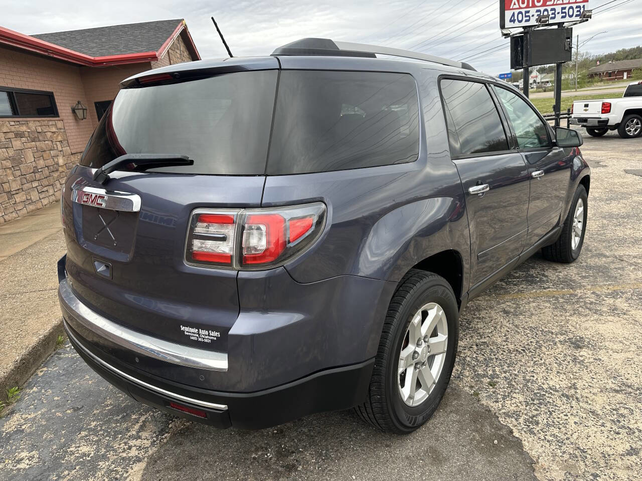 Used 2014 GMC Acadia SLE image 9