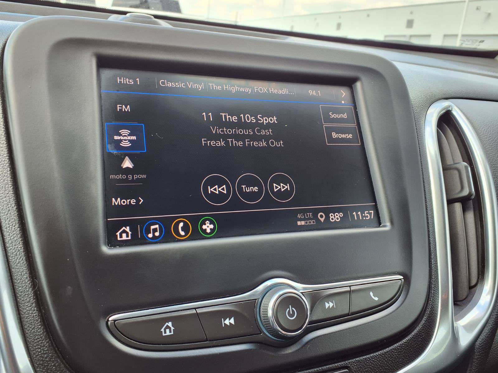 Used 2024 Chevrolet Equinox LT FWD image 7