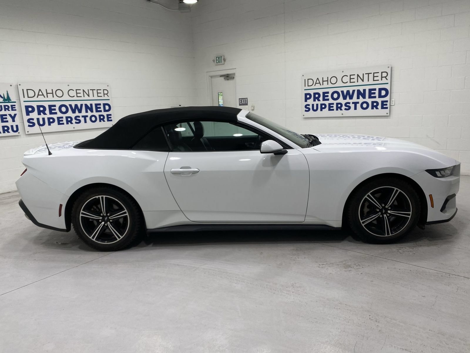 Used 2024 Ford Mustang Premium RWD image 9