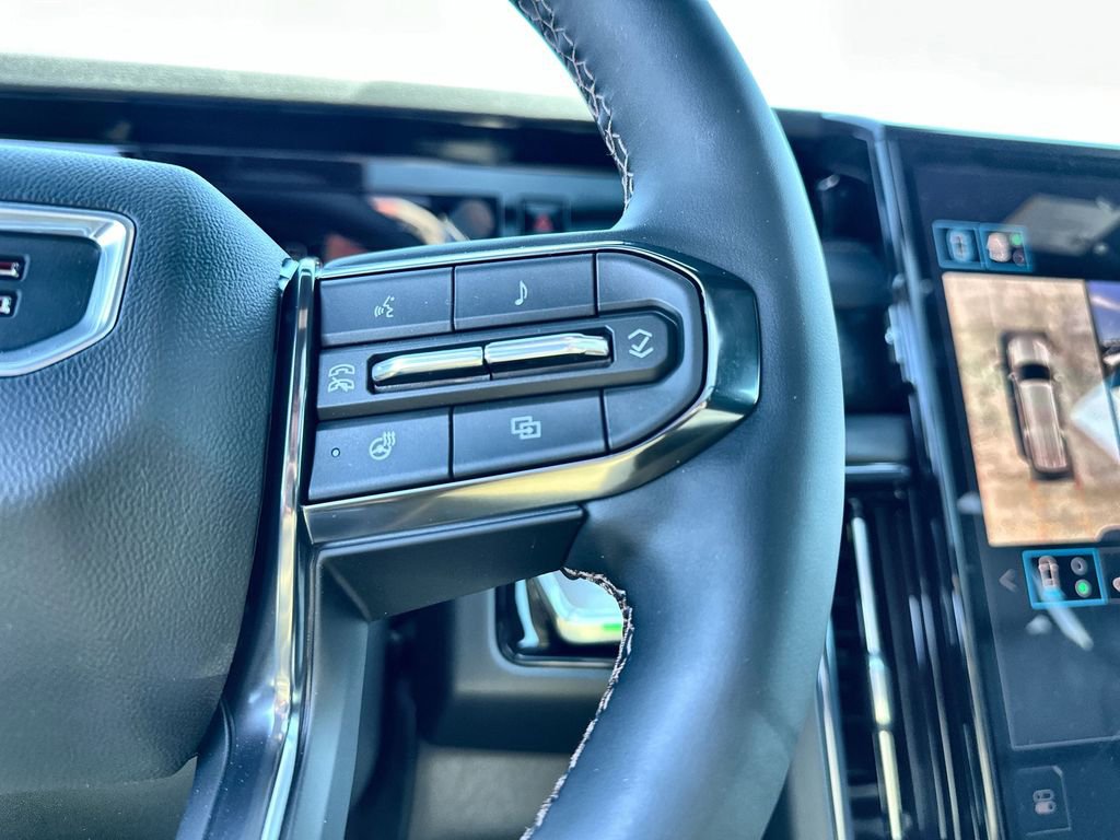 New 2026 GMC Yukon XL AT4 w/ AT4 Premium Plus Package AWD/4WD image 32