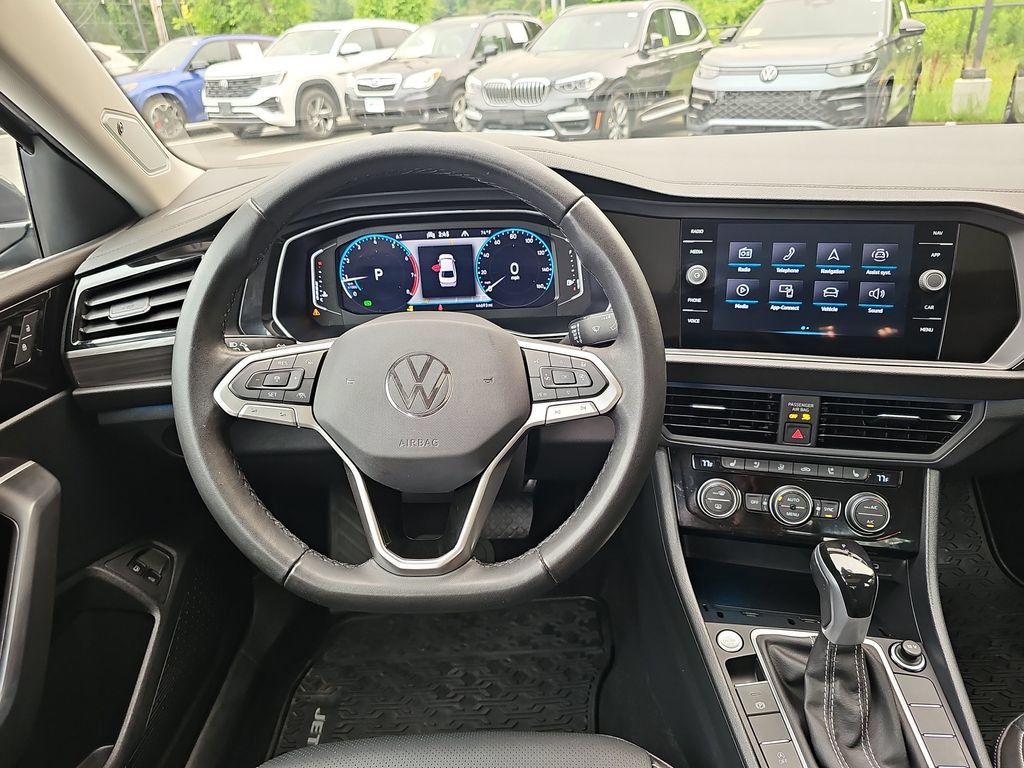 Used 2024 Volkswagen Jetta SEL FWD image 13