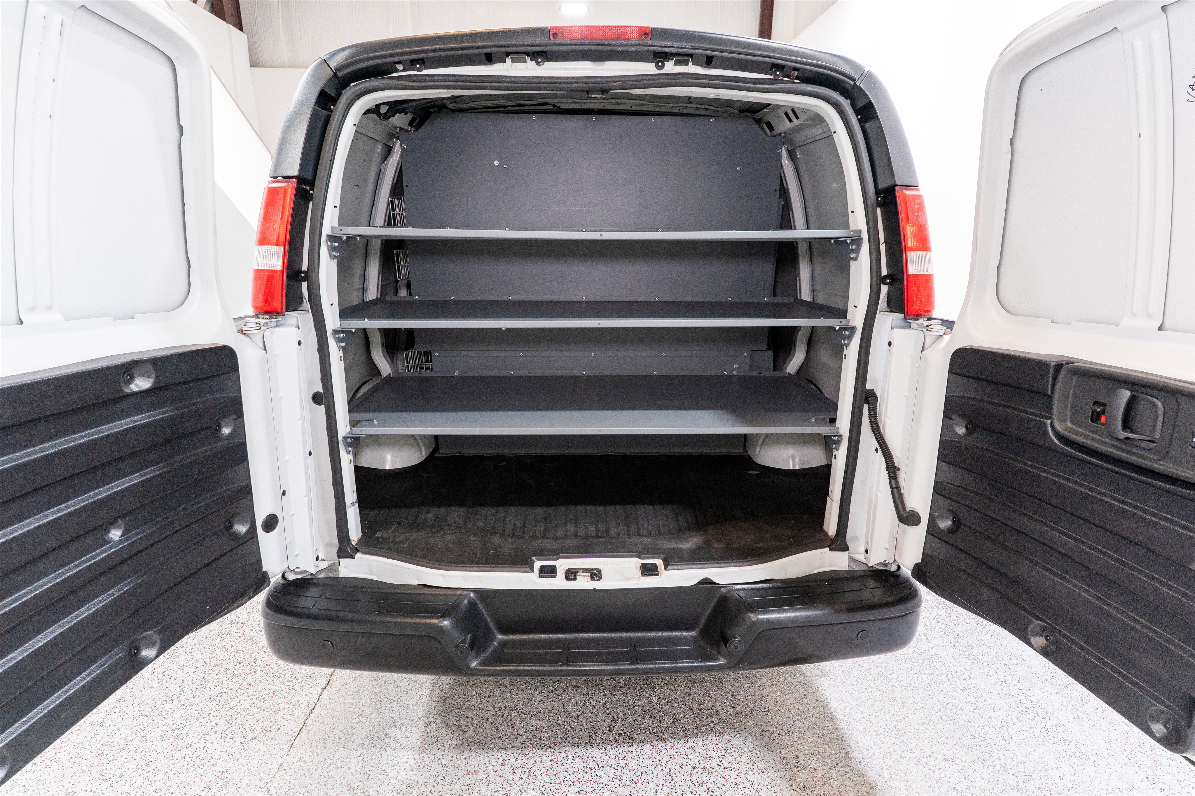 Used 2021 Chevrolet Express 2500 RWD image 11