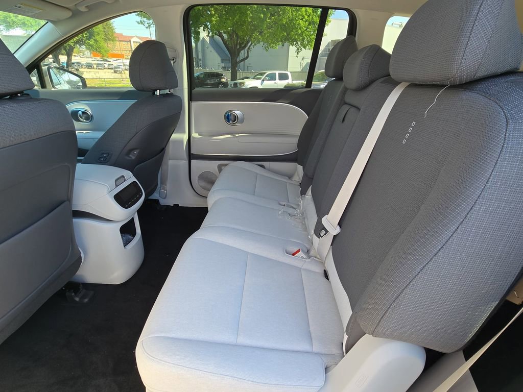 New 2026 Hyundai Ioniq 9 SE image 15