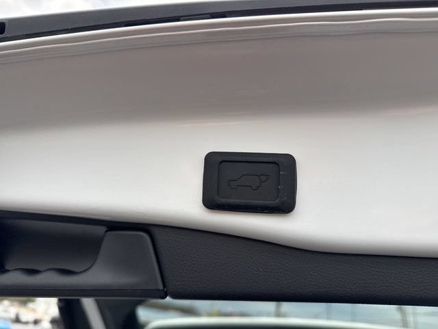 Used 2025 Toyota RAV4 XLE Premium AWD/4WD image 22
