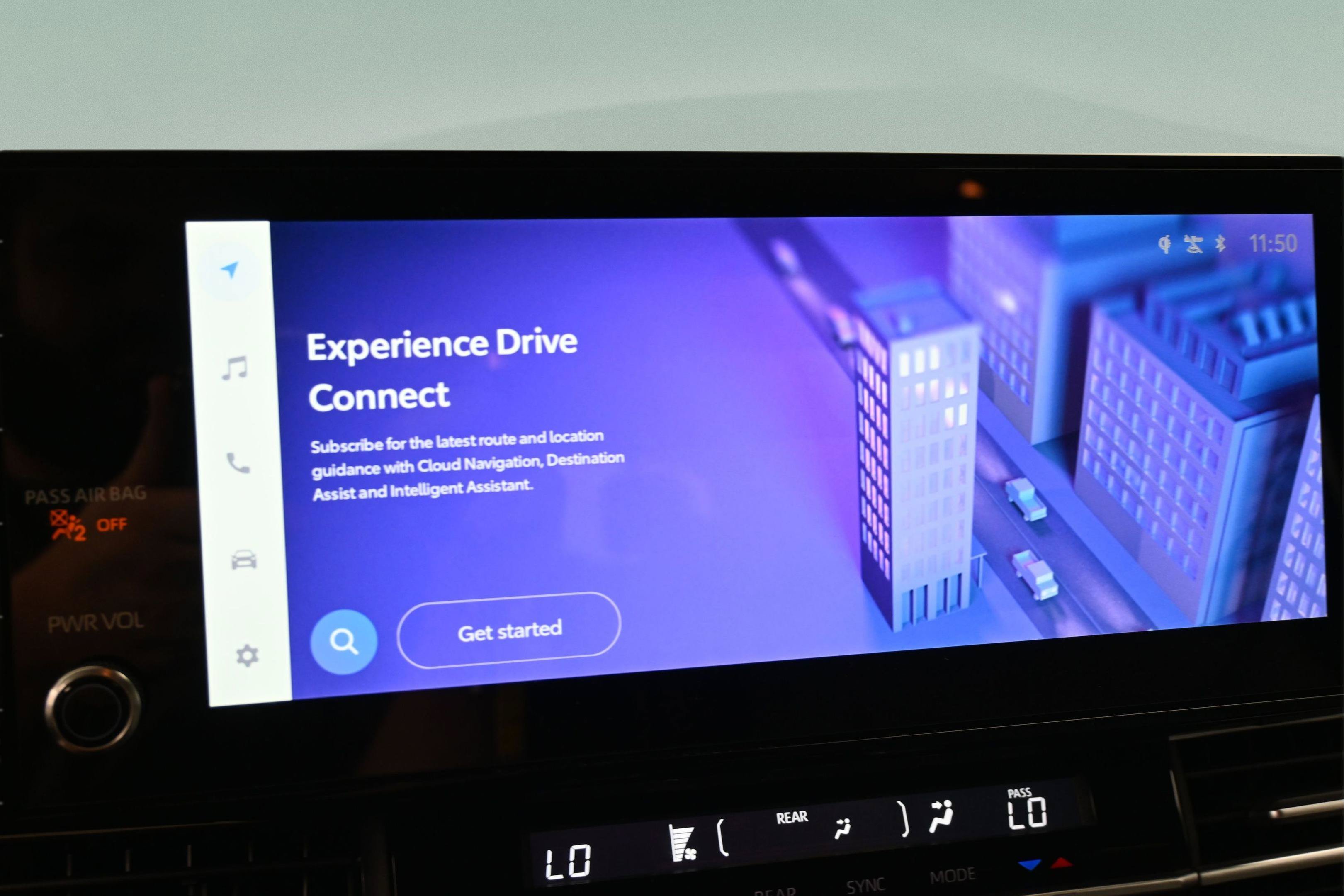 Certified 2026 Toyota Sienna XLE FWD image 28