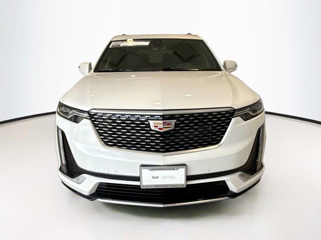New 2025 Cadillac XT6 Luxury image 2