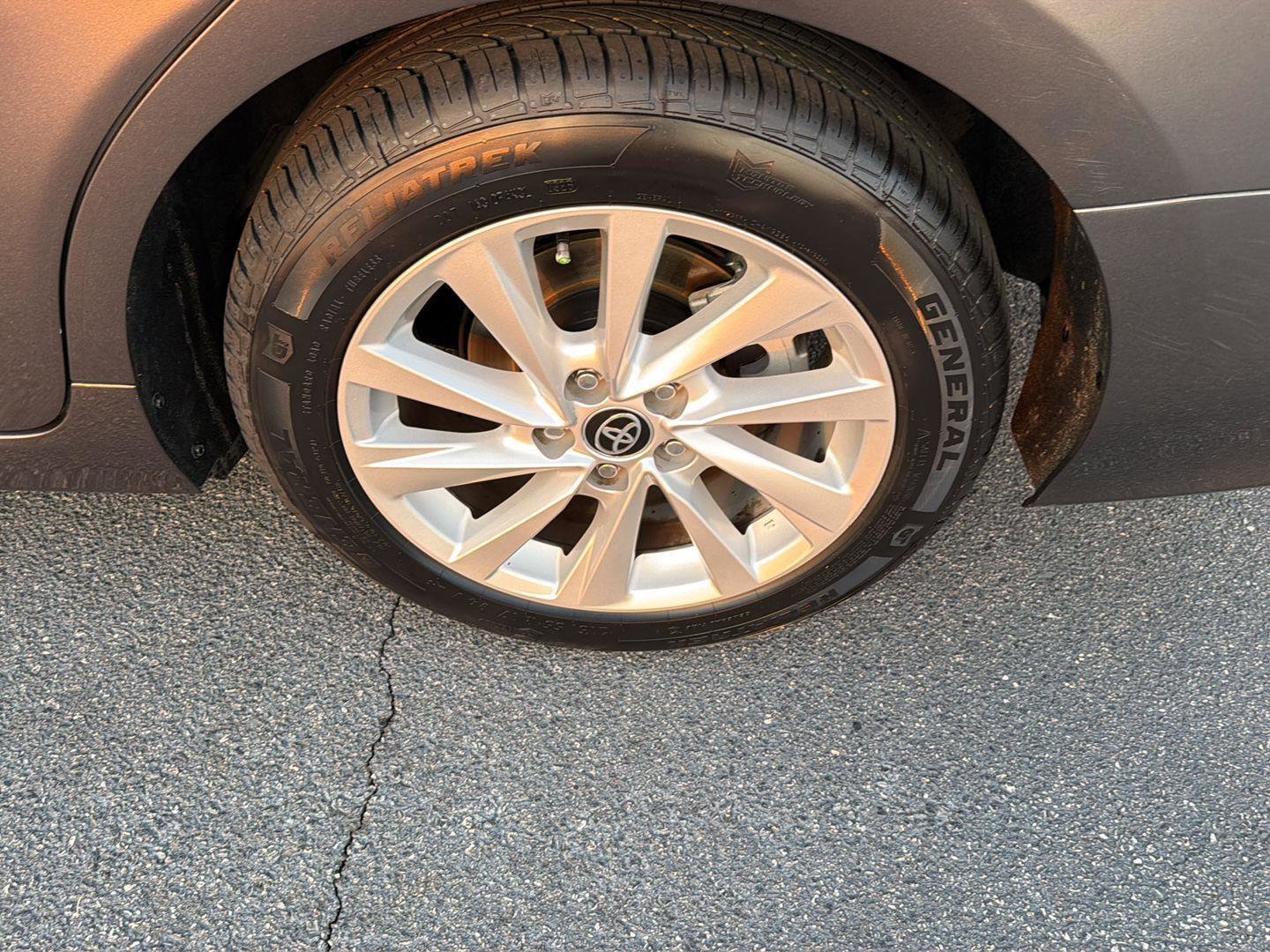 Used 2022 Toyota Camry LE FWD image 36