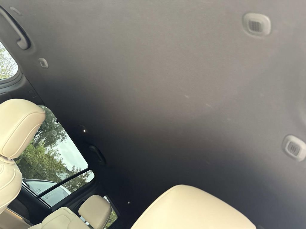 Used 2023 Jeep Grand Cherokee L Limited w/ Luxury Tech Group II image 46