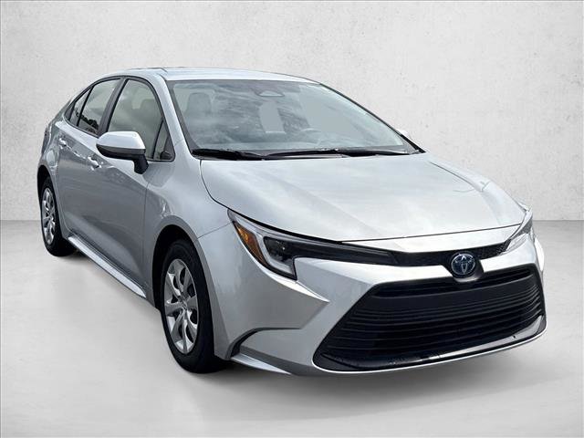 Used 2023 Toyota Corolla LE FWD image 3