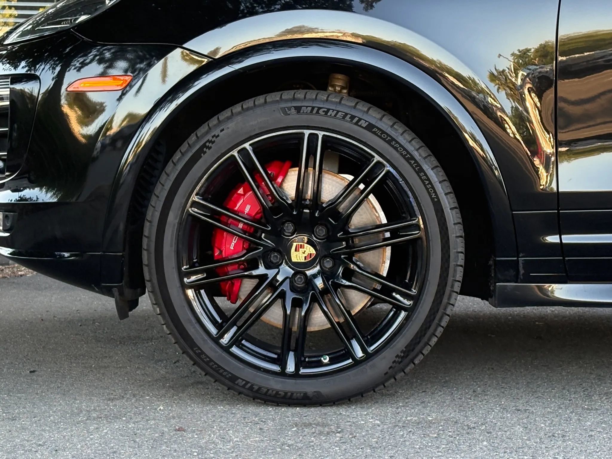 Used 2016 Porsche Cayenne GTS AWD/4WD image 30