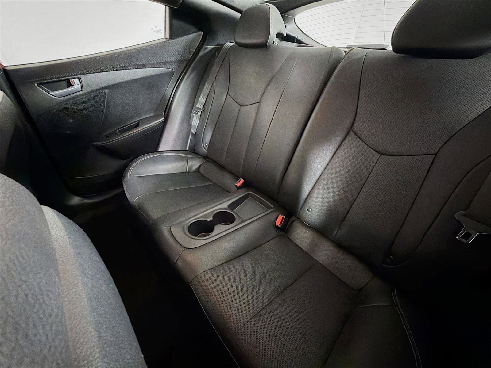 Used 2017 Hyundai Veloster Turbo image 21